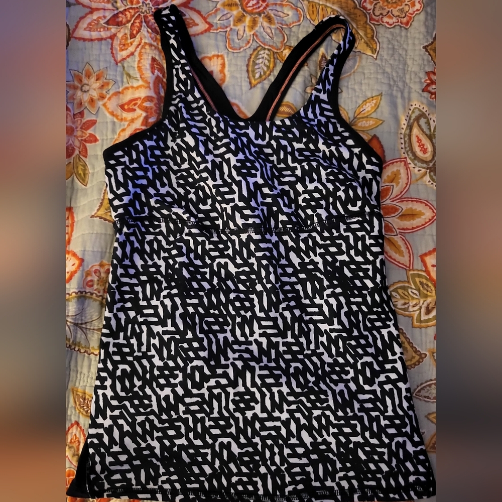 Lululemon workout top